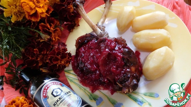 Goose legs with cranberry sauce