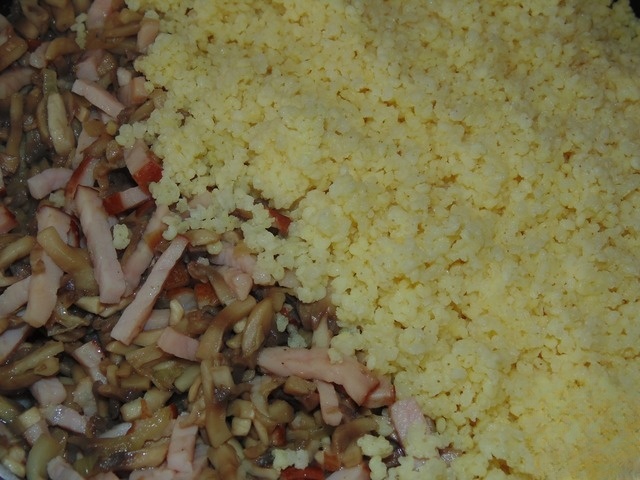 Пшённая каша с карбонатом и шампиньонами