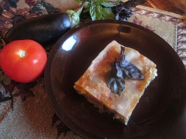 Meatless lasagna with eggplant