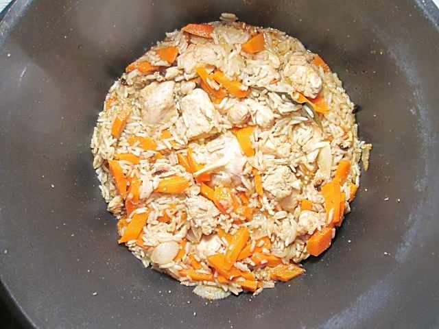 Плов с куриным филе и барбарисом