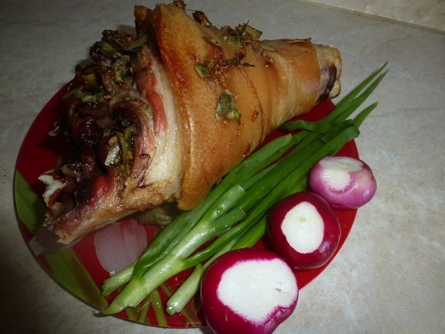 Свиная рулька запеченная в духовке