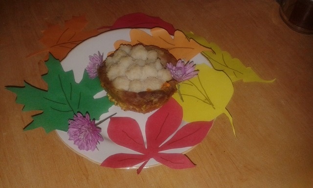 Мясное лукошко с луковыми колечками