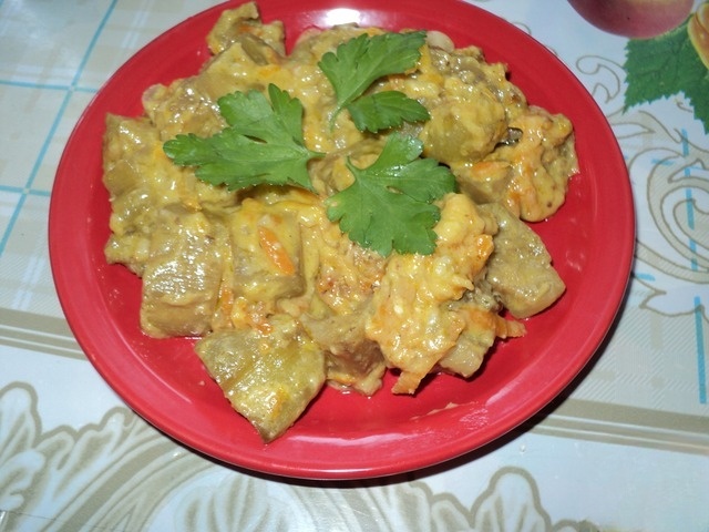 Tender eggplant in cheese and peanut sauce