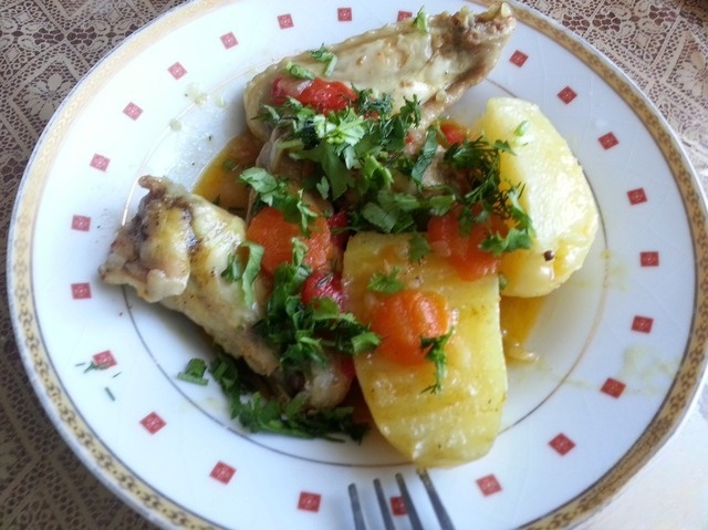 Крылышки с картошкой и с болгарскими перцами