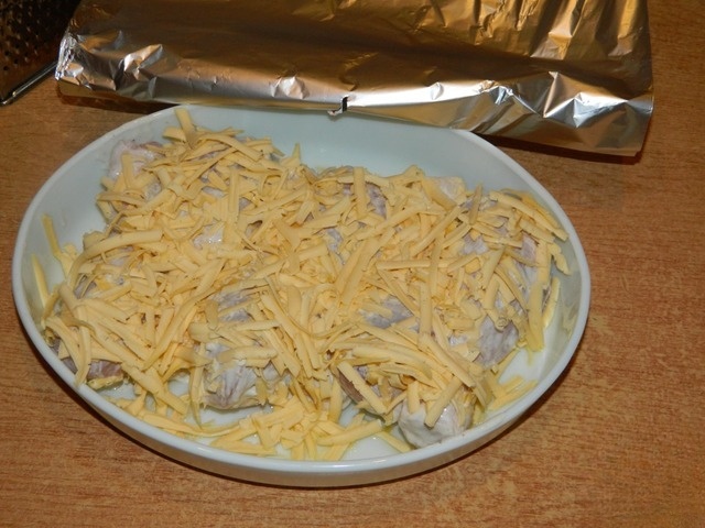 Куриные ножки со сметаной и сыром