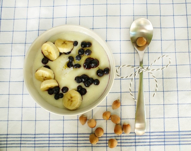 Semolina porridge with topping