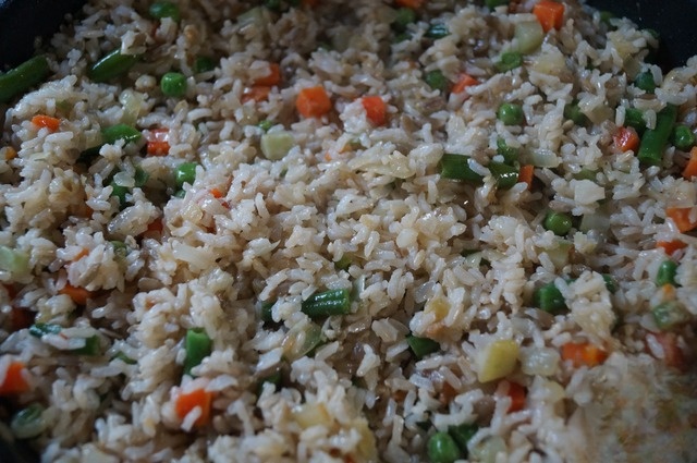 Brown rice with sunflower seeds and vegetables
