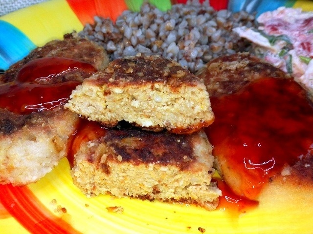 Котлеты с курицей и лисичками