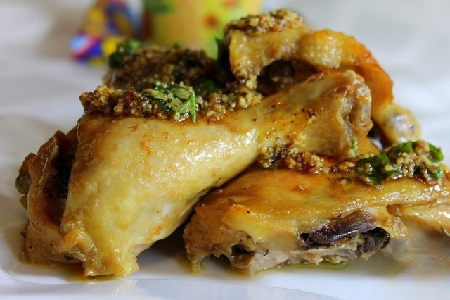 Курица под ореховым соусом