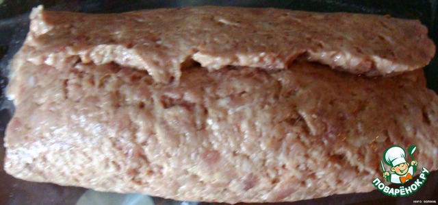 Мясной рулет в томатной корочке