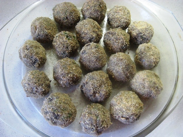 Meatballs eggplant