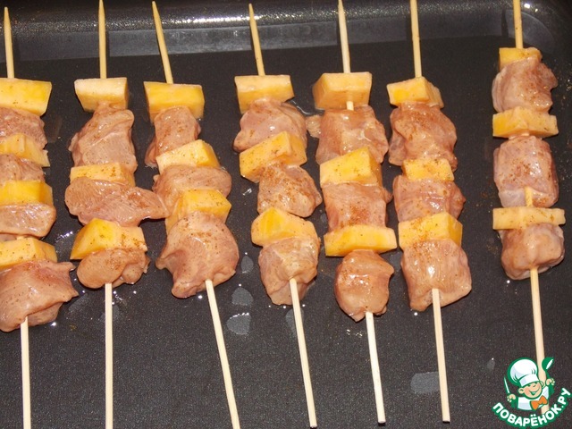 Skewers of chicken with pumpkin