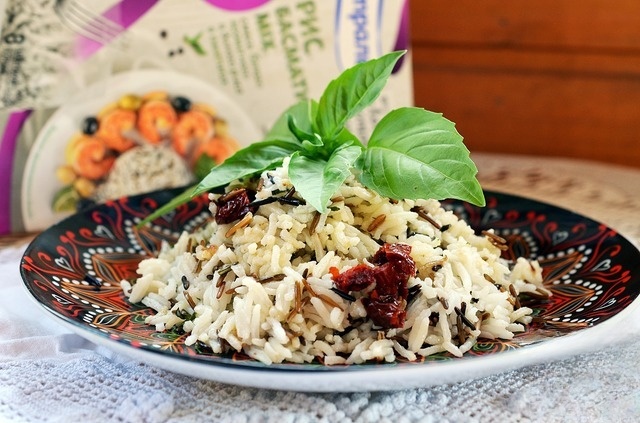 Rice with Basil dressing and sundried tomatoes