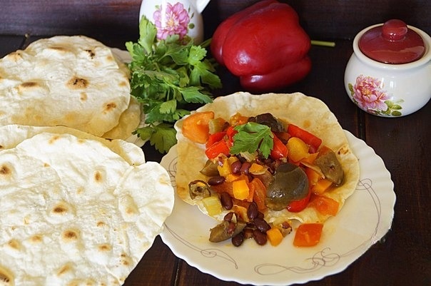 Jalfrezi vegetable and chapatis