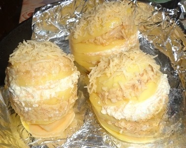 Puff potatoes with cottage cheese and pumpkin