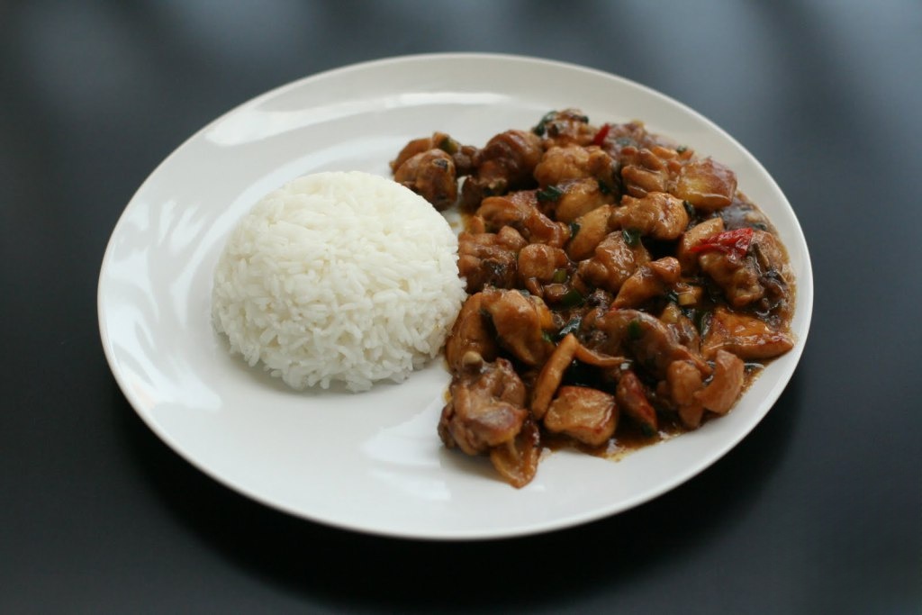 Chicken with chili Szechuan 