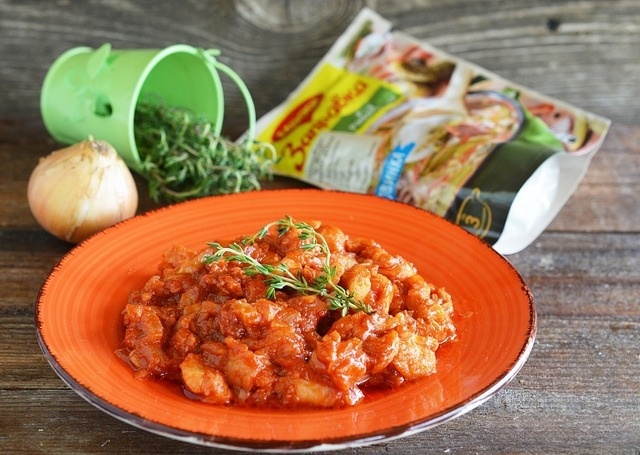 Рыба под маринадом с маринованными огурцами