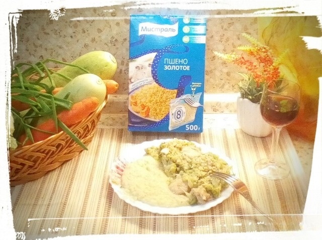 Stir-fry chicken with broccoli