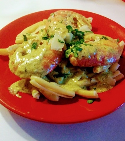 Паста с кремовым песто и креветками