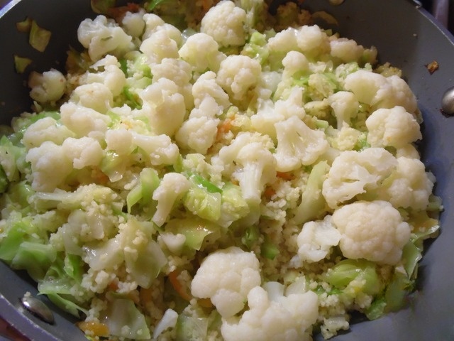 Cabbage platter with cous-cous