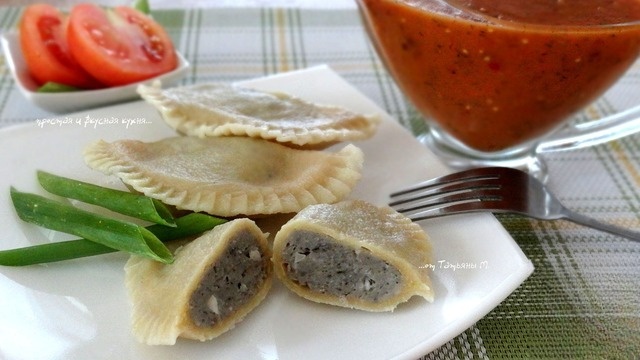 Ravioli of mixed dough with fish