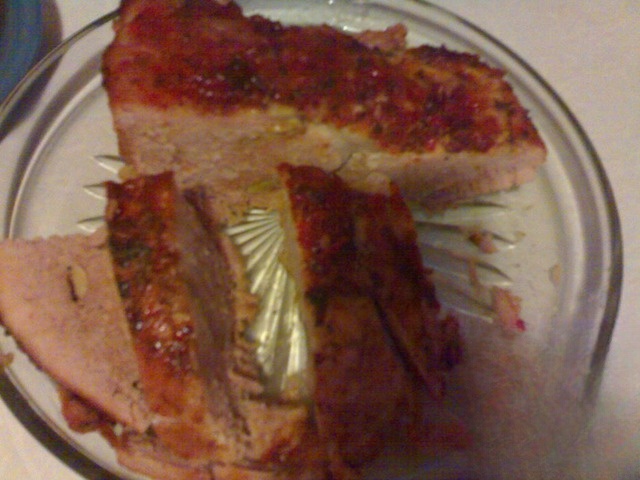 Окорок, запеченный с клюквой