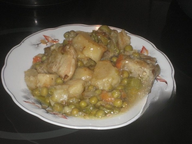 Свинина на хрящах с овощами