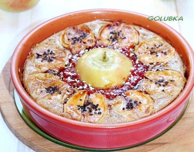 Apple-cheese casserole in the oven