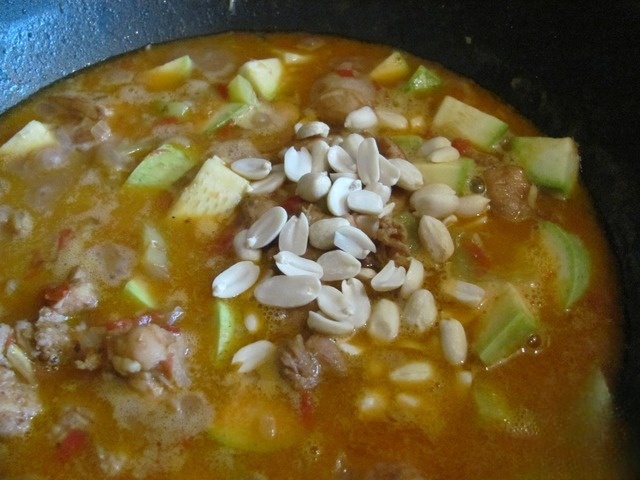 Арахисовая курица с овощами