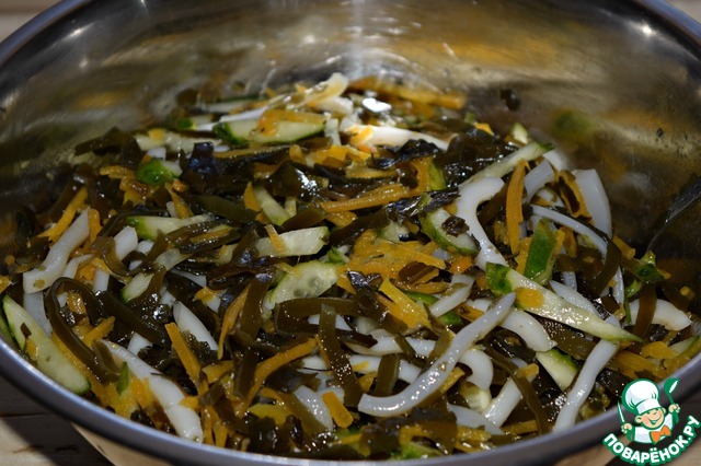 The seaweed salad with squid