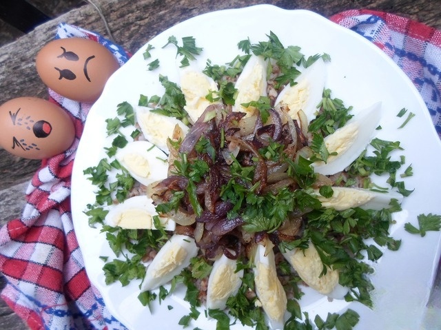Buckwheat porridge with boiled eggs