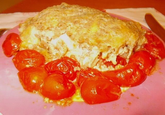Кижуч, запеченный с черри
