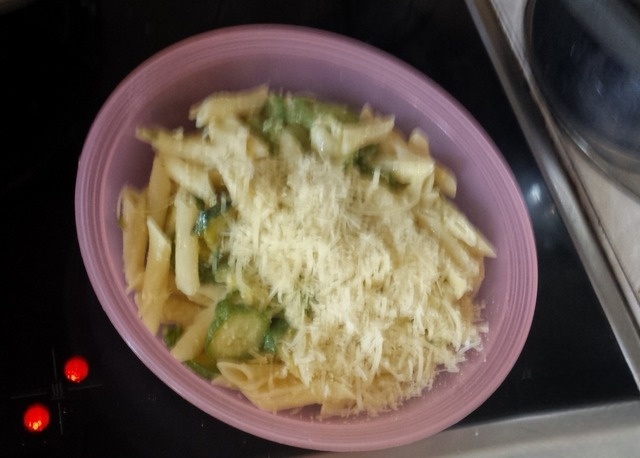 Pasta with zucchini