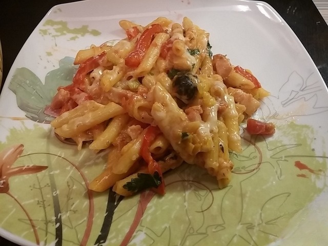 Pasta, bacon, cheese and leek