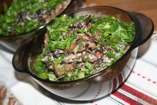Funcheza with beef, wood mushrooms and coconut milk