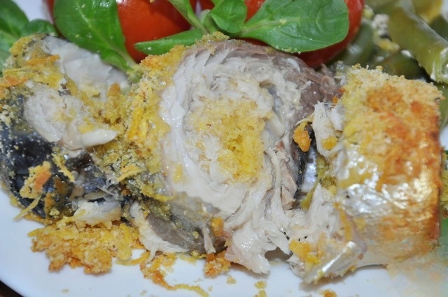 Рулетики из скумбрии с сыром и овощами