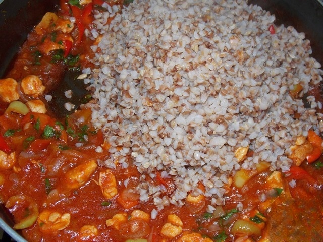 Гречневая каша с тыквой и овощами