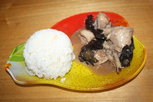 Курица с древесными грибами