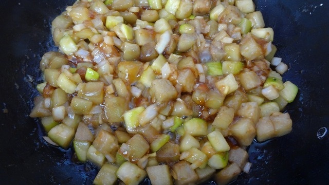 Vegetables fried with garlic and soy sauce