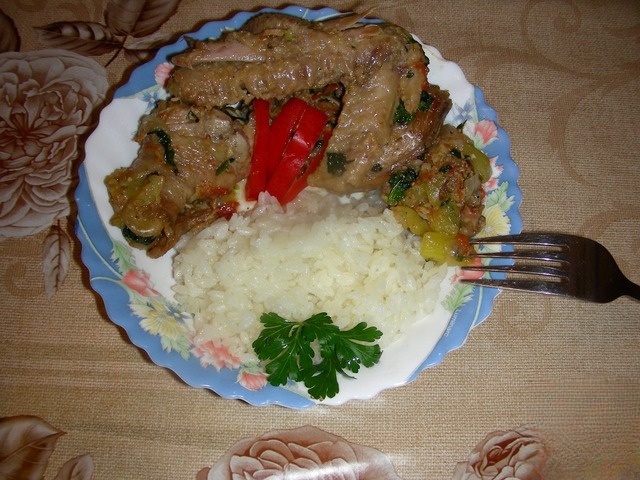 Курочка в крапивно-овощной подливке