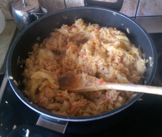 Stewed cabbage with rice 