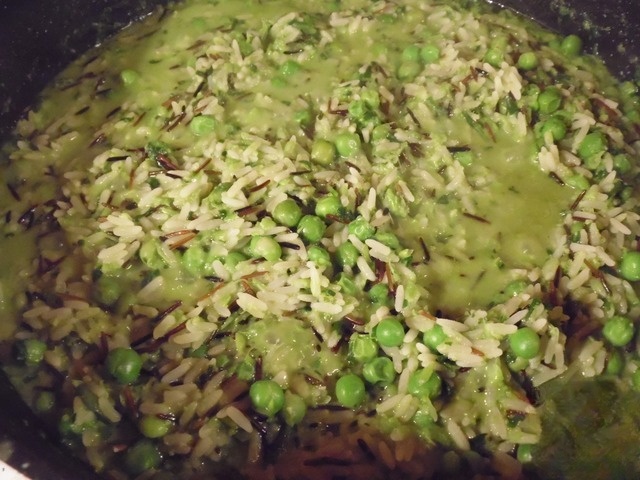 Rice with green sauce