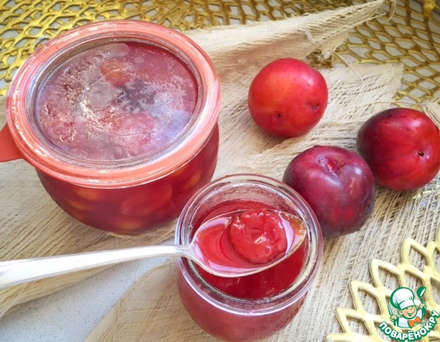 Plum jam with star anise