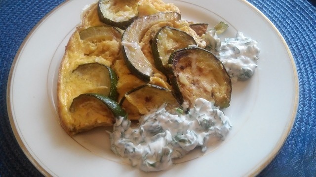 Omelet with zucchini 