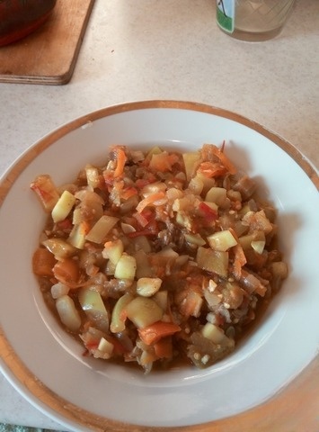 Steamed vegetables with meat