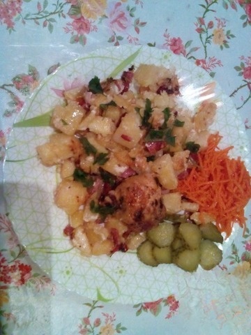 Baked potato with chicken 