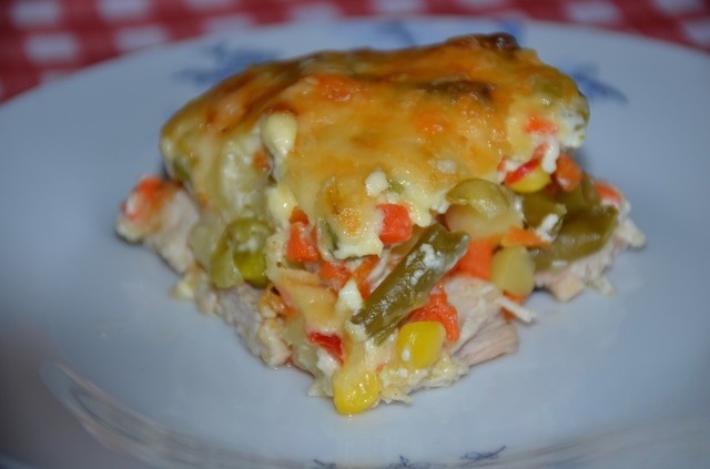 Vegetable casserole with chicken 