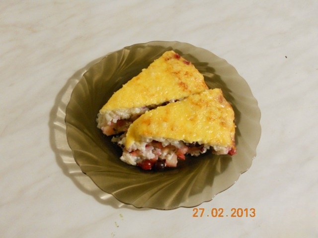Casserole rice with berries and fruits