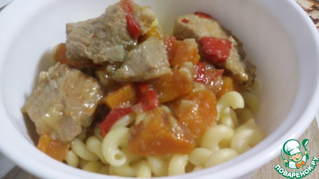 Pork with vegetables in beer 