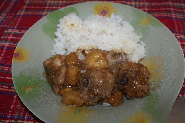 Куриная голень с ананасами